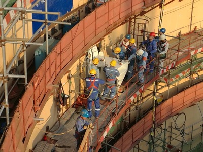 防城港核電3號機組建設(shè)工程進展順利——首個環(huán)吊牛腿精準安裝就位